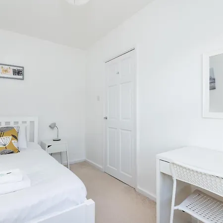 Pass The Keys Gladioli - Family With 3 Bedrooms Nr Bishy Rd Casa de Férias *