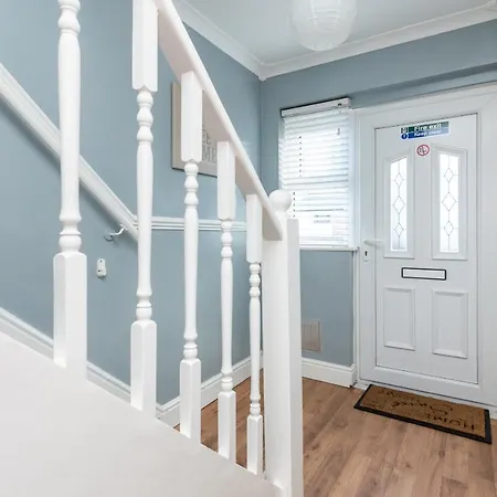 Pass The Keys Gladioli - Family With 3 Bedrooms Nr Bishy Rd