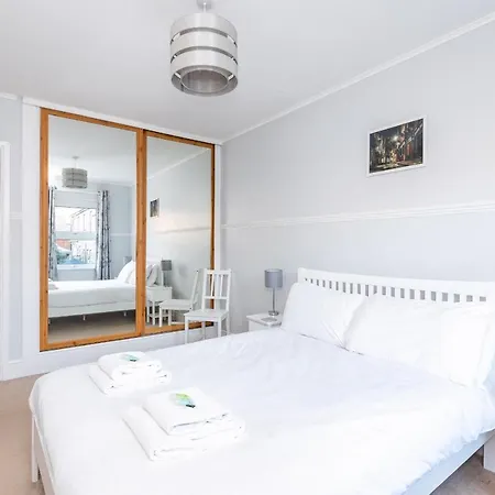 Pass The Keys Gladioli - Family With 3 Bedrooms Nr Bishy Rd